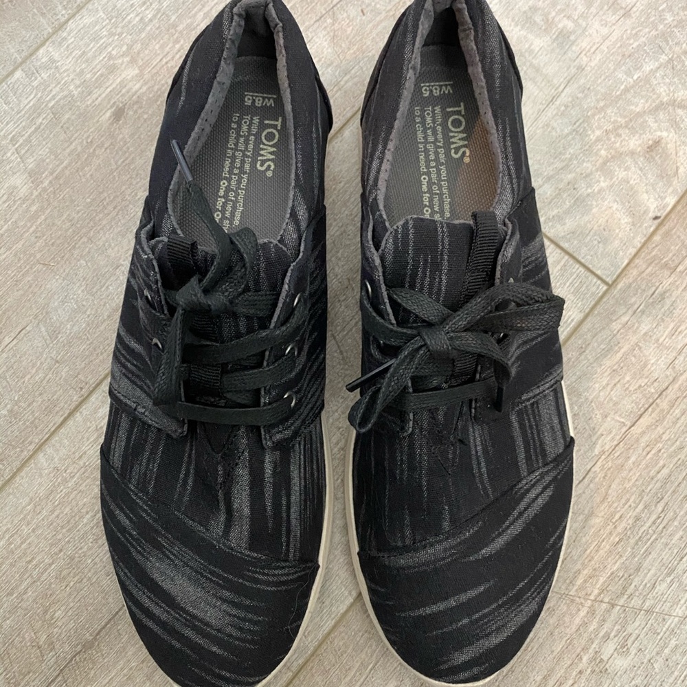 Toms Del Ray Black Sneakers Size 8.5
